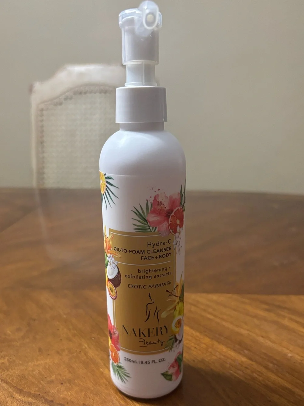 Nakery Beauty Hydra-C Oil-to-Foam Cleanser Face & Body